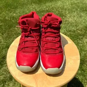 Jordan | Shoes | Size 65 Nike Air Jordan 1 Retro Gs Win Like  display picture 1